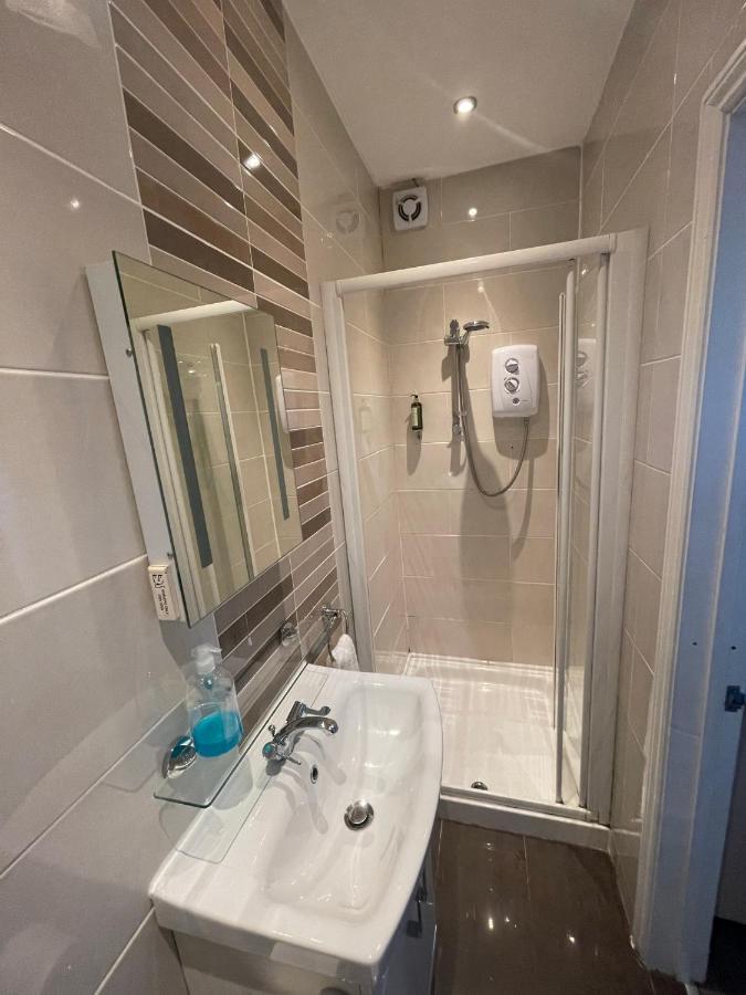 Oakhurst Gatwick B&B Crawley  Eksteriør bilde