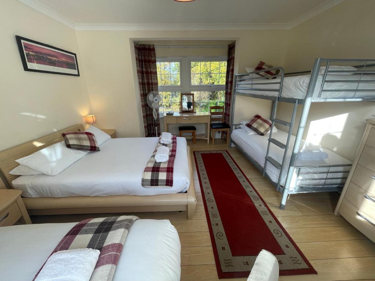 Oakhurst Gatwick B&B Crawley  Eksteriør bilde