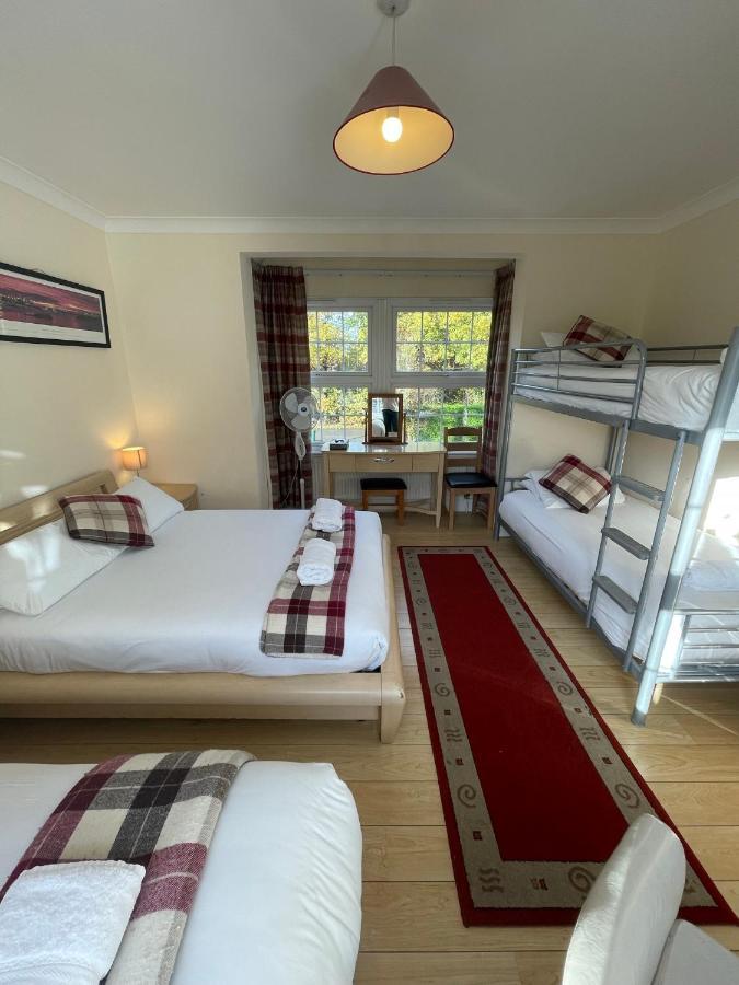 Oakhurst Gatwick B&B Crawley  Eksteriør bilde