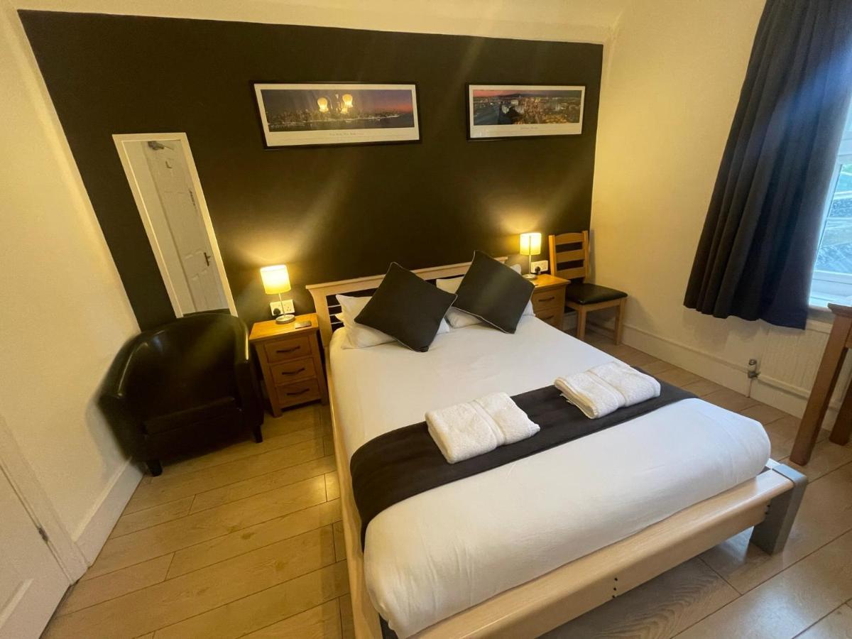 Oakhurst Gatwick B&B Crawley  Eksteriør bilde
