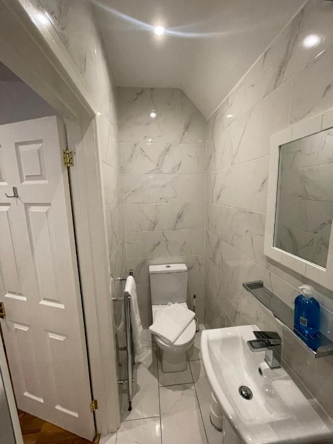 Oakhurst Gatwick B&B Crawley  Eksteriør bilde