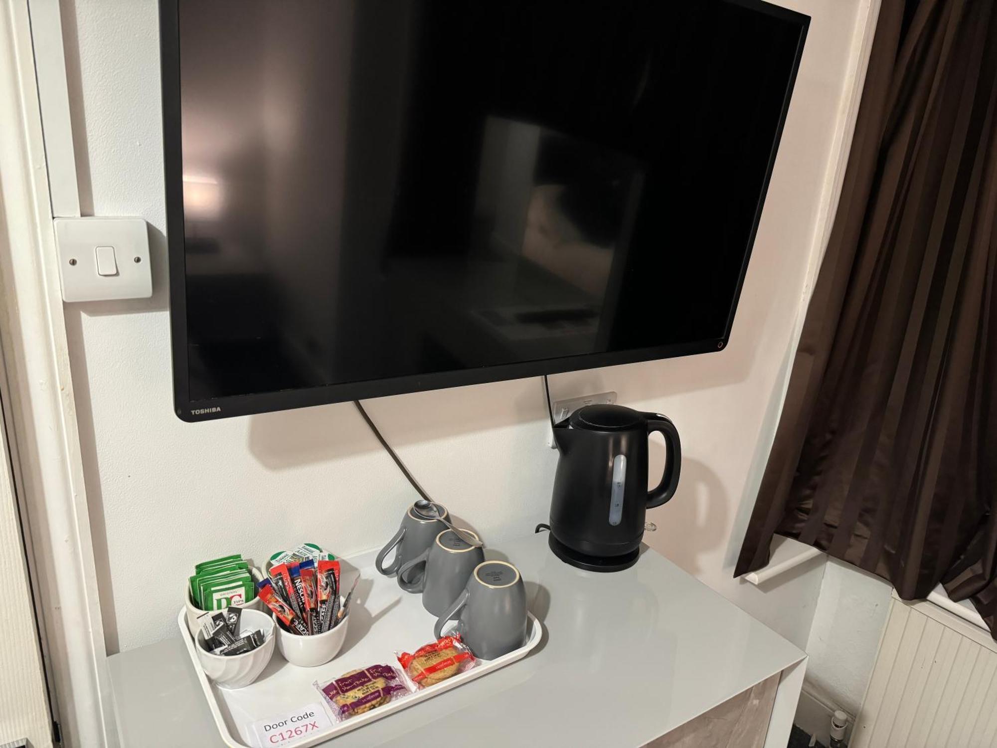 Oakhurst Gatwick B&B Crawley  Eksteriør bilde